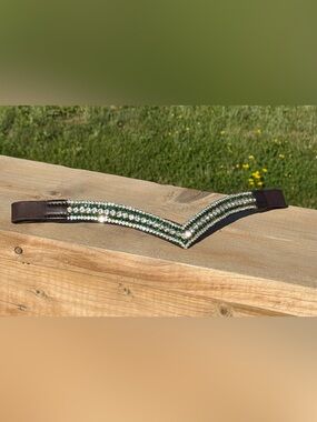 Crystal and Emerald Rhinestone V-Shaped Browband